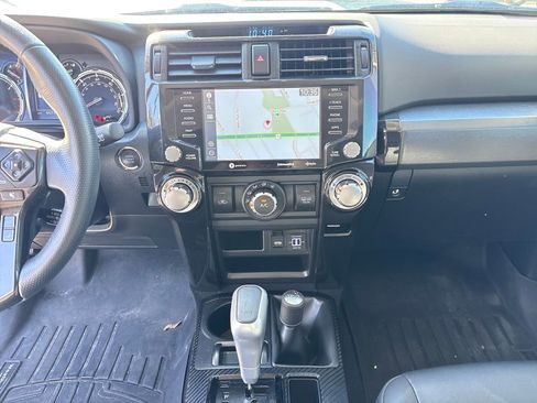 Used 2022 Toyota 4Runner TRD Off-Road Premium image 18