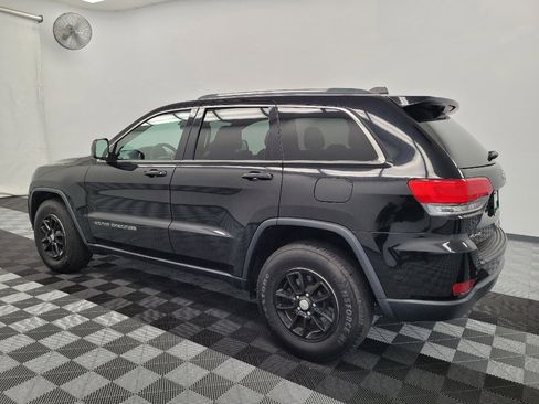 Used 2018 Jeep Grand Cherokee Laredo AWD/4WD image 3
