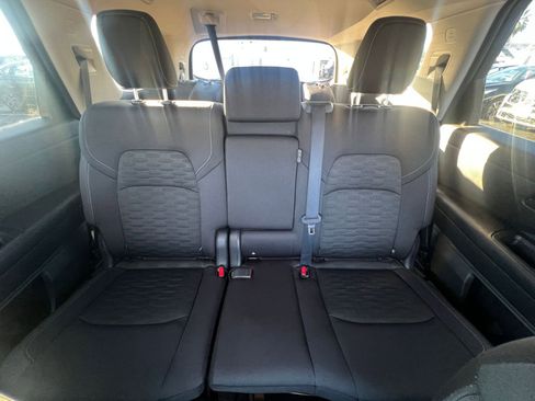 Used 2025 Nissan Pathfinder SV image 40