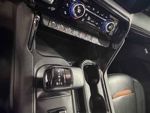 Used 2023 GMC Sierra 1500 AT4 w/ AT4 Premium Package AWD/4WD image 34