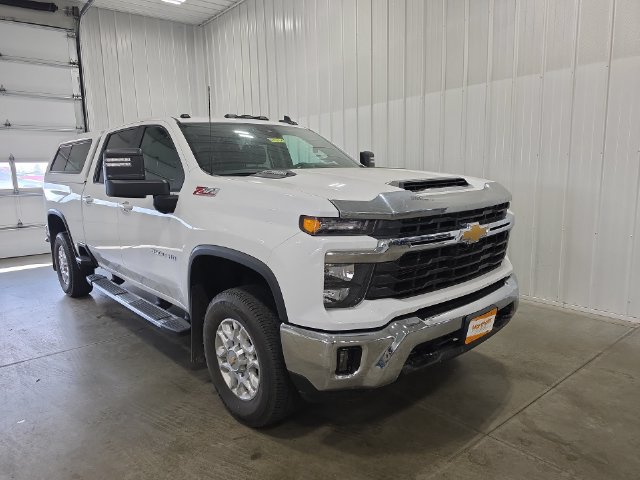 Used 2024 Chevrolet Silverado 3500 LT w/ All Star Edition AWD/4WD image 2
