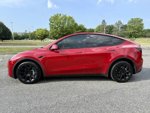 Used 2023 Tesla Model Y Long Range AWD/4WD image 9