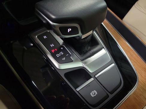 Used 2022 Audi Q5 2.0T Premium w/ Convenience Package image 16