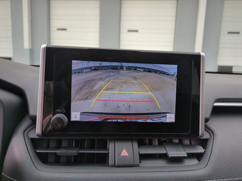 Used 2024 Toyota RAV4 XLE AWD/4WD image 13