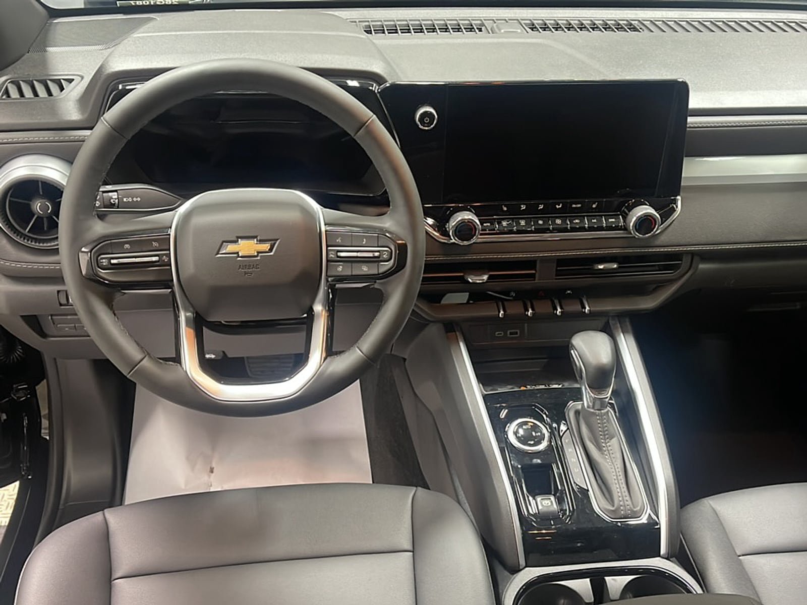 New 2026 Chevrolet Colorado LT w/ LT Convenience Package AWD/4WD image 3
