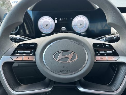 Used 2024 Hyundai Elantra SEL image 26