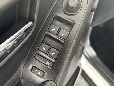 Used 2020 Chevrolet Trax LT w/ LT Convenience Package image 22