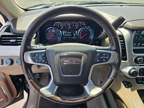 Used 2019 GMC Yukon XL SLT w/ Open Road Package AWD/4WD image 16