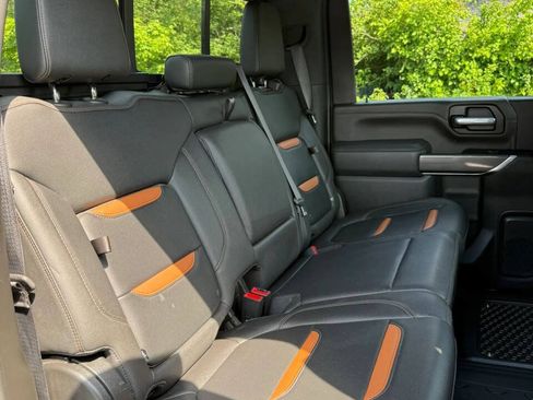 Used 2022 GMC Sierra 2500 AT4 w/ AT4 Premium Plus Package AWD/4WD image 22