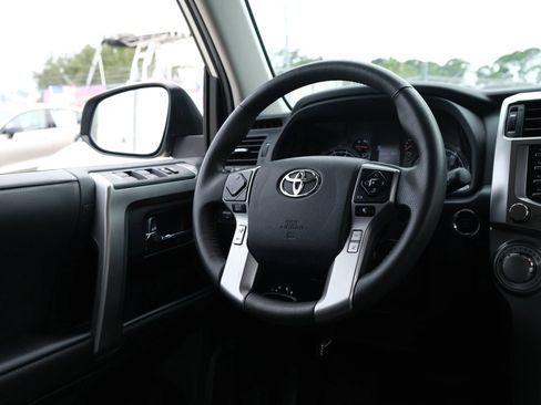 Used 2022 Toyota 4Runner SR5 Premium w/ Moonroof Package AWD/4WD image 28