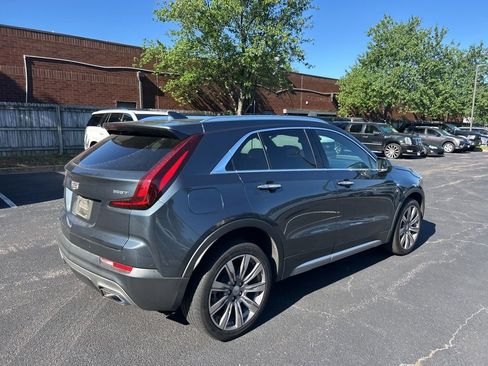 Used 2020 Cadillac XT4 Premium Luxury FWD image 3