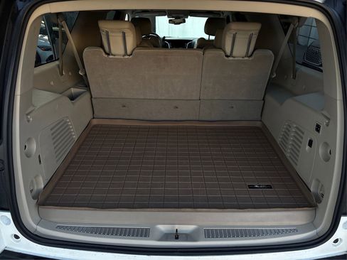 Used 2017 Cadillac Escalade ESV 2WD image 11