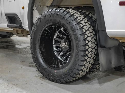Used 2023 Chevrolet Silverado 3500 LTZ w/ LTZ Plus Package AWD/4WD image 61