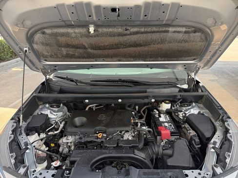 Used 2021 Toyota RAV4 XLE w/ Convenience Package image 32