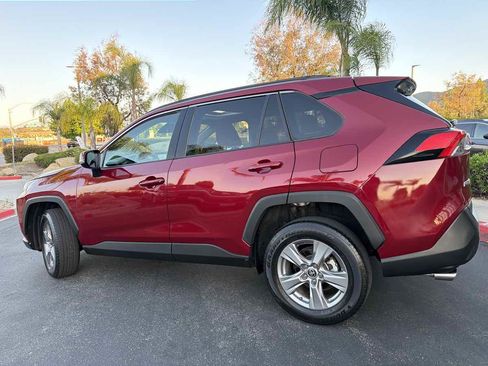 Used 2022 Toyota RAV4 XLE w/ Convenience Package FWD image 20