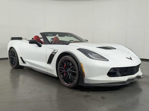Used 2017 Chevrolet Corvette Z06 RWD image 2