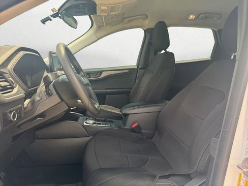 Used 2023 Ford Escape AWD image 9