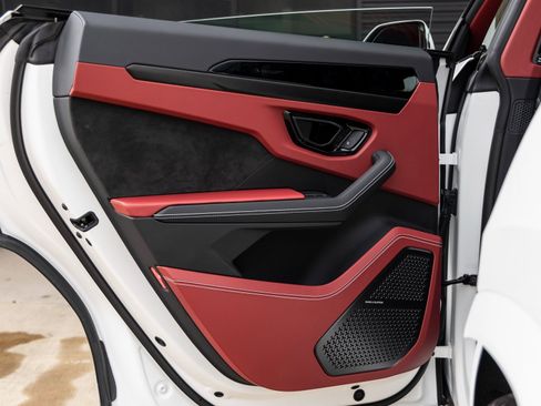 Used 2024 Lamborghini Urus S image 33