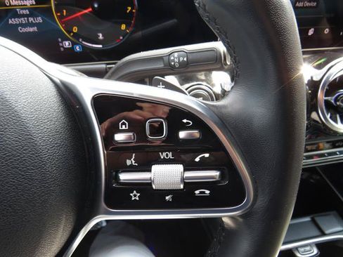 Used 2023 Mercedes-Benz GLA 250 4MATIC image 12
