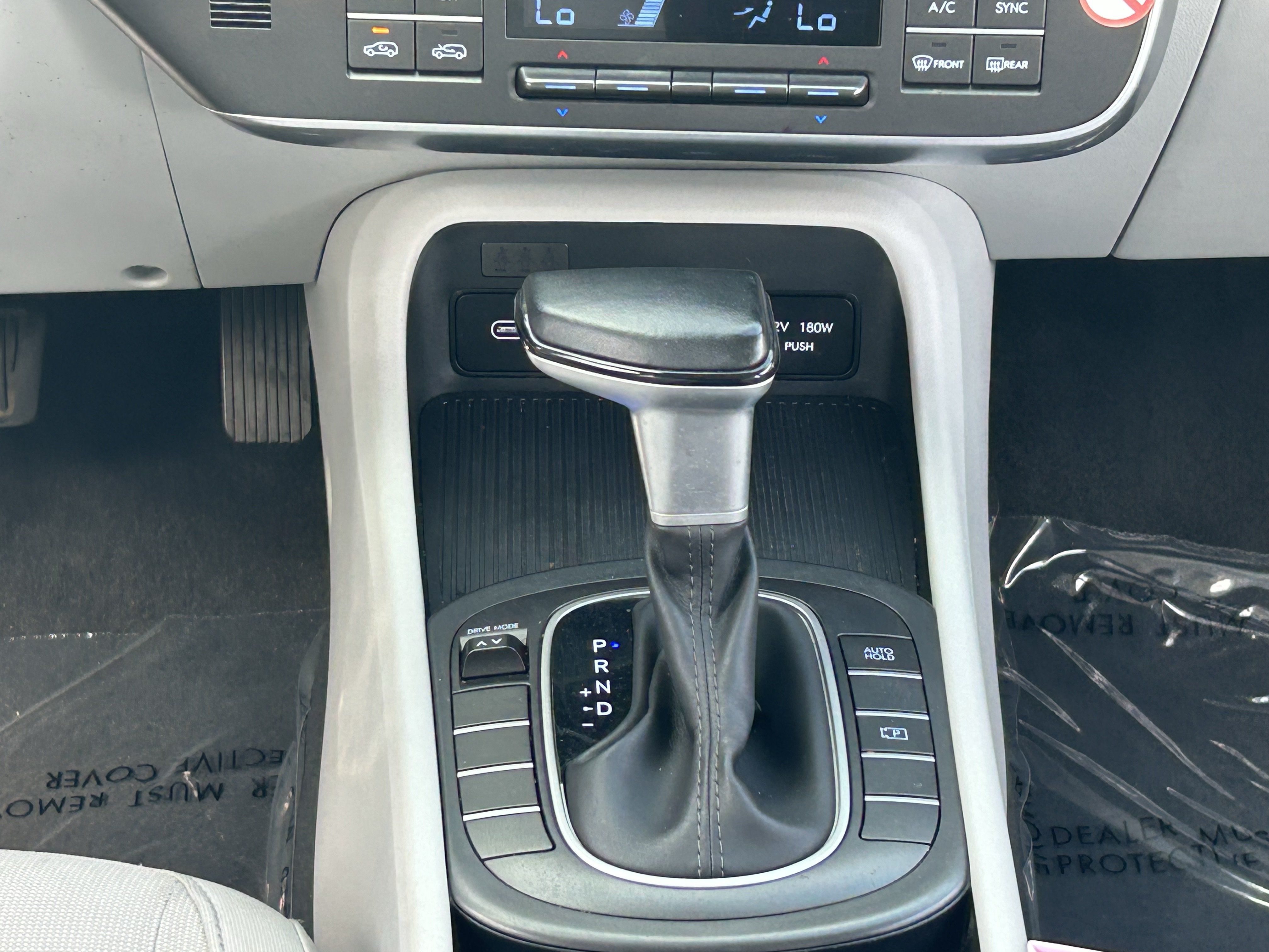 Used 2025 Hyundai Kona SEL FWD image 22