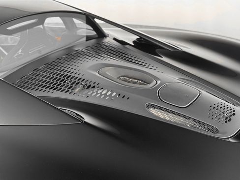 New 2025 McLaren Artura image 32