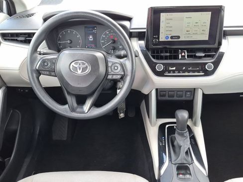 Used 2024 Toyota Corolla Cross L FWD image 14