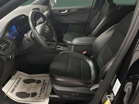 Used 2025 Ford Escape ST-Line image 11