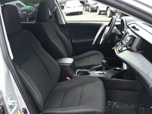 Used 2015 Toyota RAV4 XLE FWD image 17