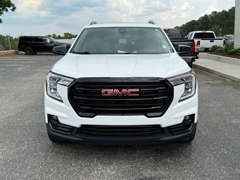 Used 2023 GMC Terrain SLT w/ Elevation Edition FWD image 8