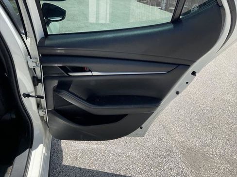 Used 2021 MAZDA MAZDA3 s FWD image 18