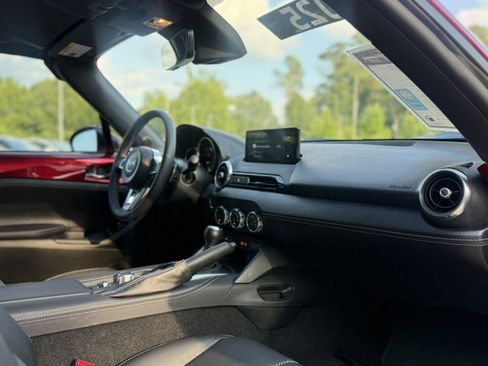 Used 2025 MAZDA MX-5 Miata RF Grand Touring RWD image 14