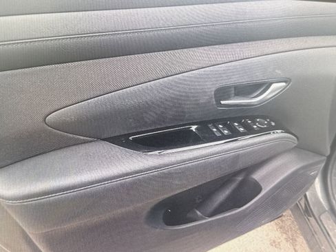 Used 2025 Hyundai Tucson Limited image 16