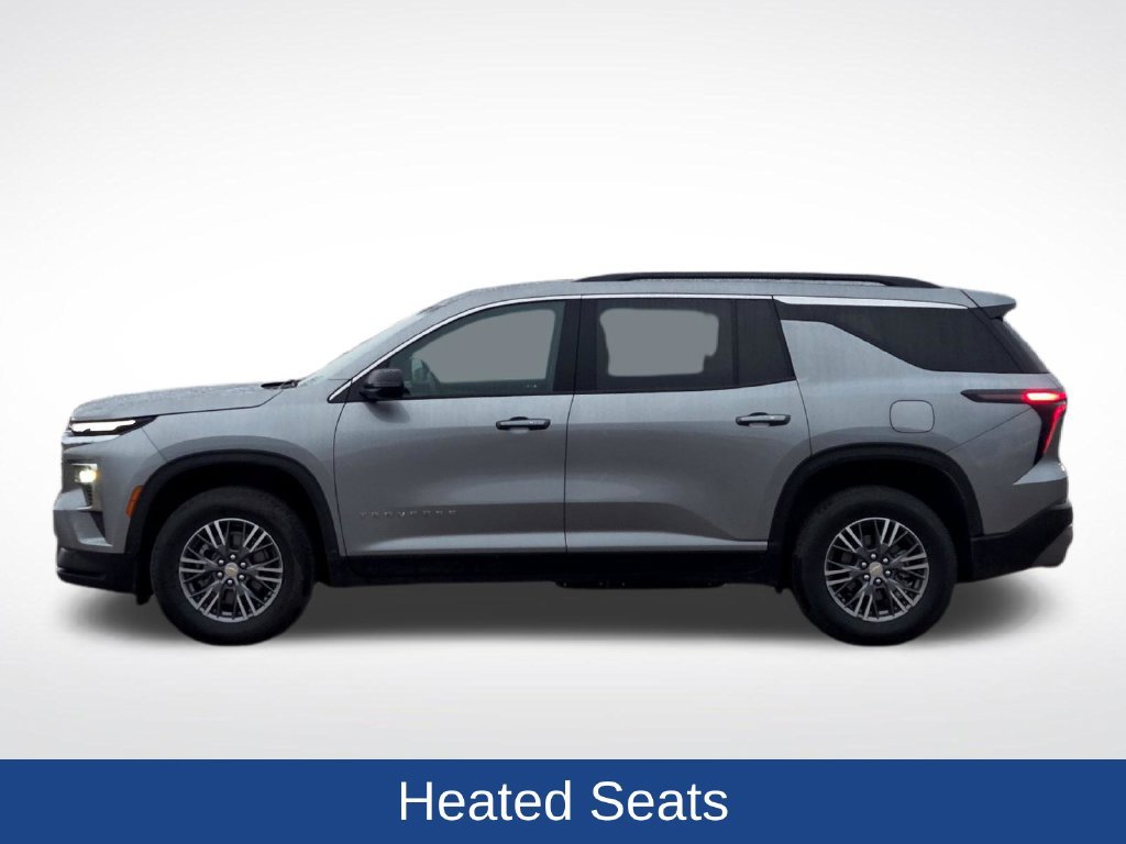 Used 2025 Chevrolet Traverse LT FWD image 11