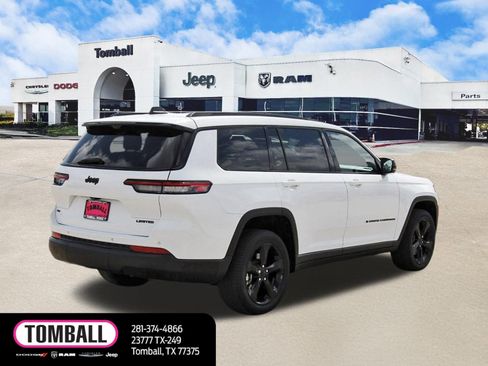 Used 2022 Jeep Grand Cherokee L Limited w/ Luxury Tech Group II image 7