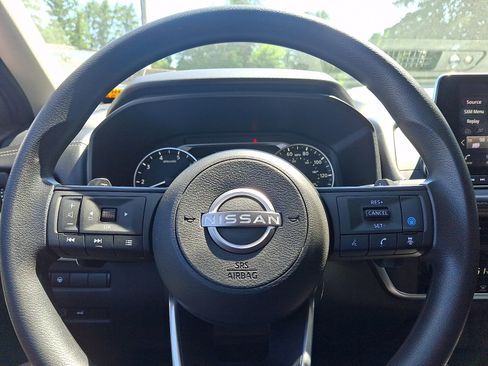 Used 2024 Nissan Rogue SV AWD/4WD image 18