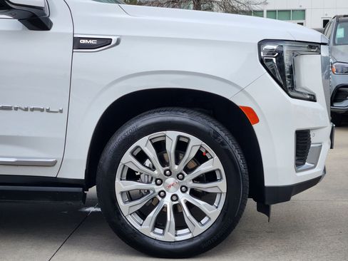Used 2022 GMC Yukon Denali image 10