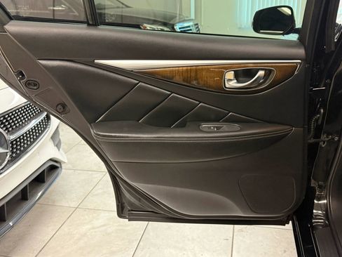 Used 2019 INFINITI Q50 Luxe w/ Essential Package (3.0T Luxe) image 18