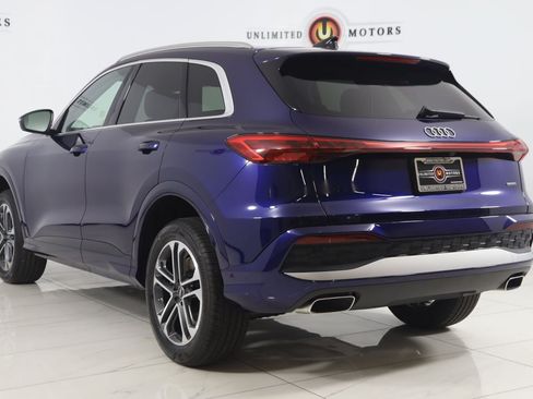 Used 2025 Audi Q5 Premium w/ Convenience Package AWD/4WD image 4
