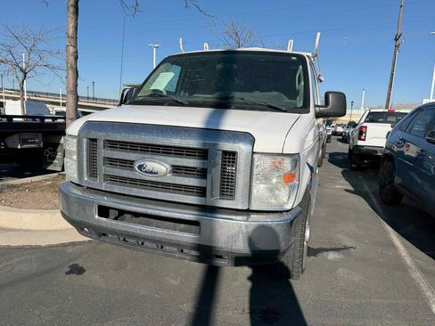 Used 2014 Ford E-250 and Econoline 250 w/ Power Group image 9