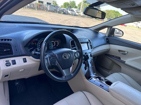 Used 2013 Toyota Venza XLE FWD image 10