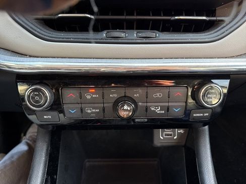 Used 2022 Jeep Compass Limited image 15