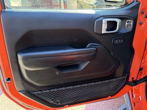 Used 2018 Jeep Wrangler Rubicon image 12