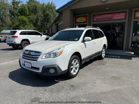 Used 2013 Subaru Outback 2.5i Premium AWD/4WD image 3
