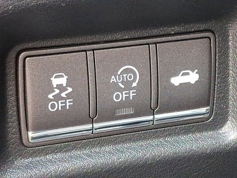 Used 2017 INFINITI Q60 2.0t w/ Moonroof Package image 26