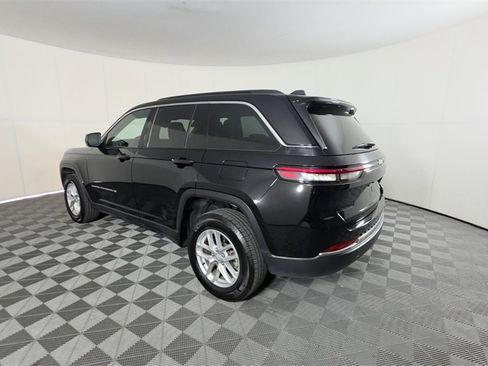 Certified 2024 Jeep Grand Cherokee Laredo X image 6