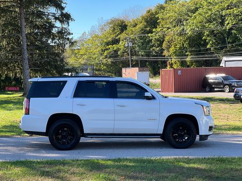 Used 2018 GMC Yukon SLT w/ HD Trailering Package image 6