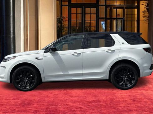 Used 2022 Land Rover Discovery Sport SE R-Dynamic AWD/4WD image 2