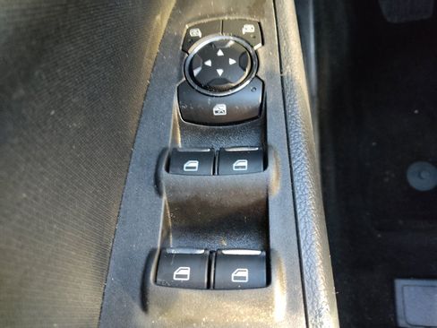Used 2020 Ford Fusion SE image 27