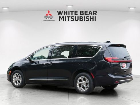 Used 2021 Chrysler Pacifica Limited w/ Premium & Safety Sphere Group AWD/4WD image 5