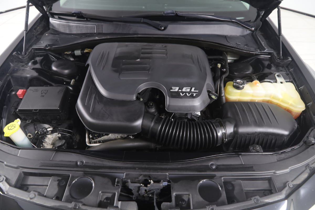 Used 2015 Chrysler 300 Limited RWD image 47